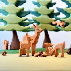 Bumbu Toys | Squirrel Running -Simple Play Stories Bumbu Toys Deer Family with Fawns 3 2c95f844 220f 445f a1c3 4050a729d776