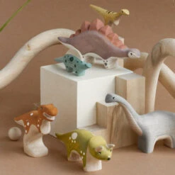 Iz Vetvey | Wooden Dinosaur Velociraptor -Simple Play Stories Iz Vetvey Dinosaurs 2 d7e38b21 a3fe 45e5 9ffc 454f0b2392ee