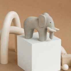 Iz Vetvey | Wooden Elephant