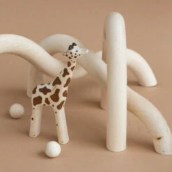 Iz Vetvey | Wooden Giraffe