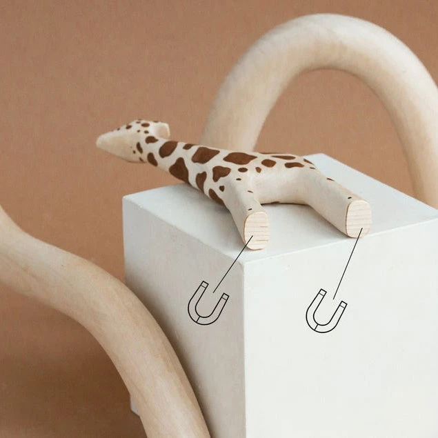 Iz Vetvey | Wooden Giraffe 3 Iz Vetvey | Wooden Giraffe - Image 3