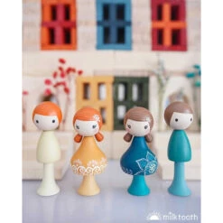 CLiCQUES | Magnetic Wooden Toys | Max & Emil -Simple Play Stories Kissenwonderlad CLiCQUES DIY Peg Dolls Max Emil2