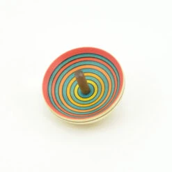 Mader | Fridolette Spinning Top (Level 3) -Simple Play Stories Mader Fridolette Spinning Top Red Green