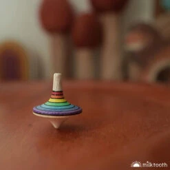 Mader | Rallye Spinning Top | Red To Purple (Level 1) -Simple Play Stories Mader Rallye Spinning Top Rainbow