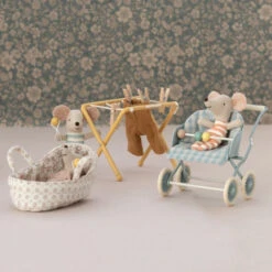Maileg | Triplets Baby Mice In Matchbox -Simple Play Stories Maileg Drying Rack Mouse Triplets Baby Mice 02024865 6f74 4b52 936d d471165a25e3