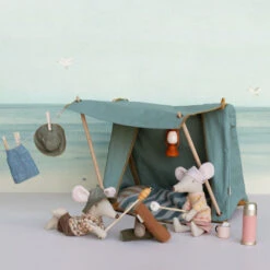 Maileg | Hiker Mouse Big Sister 2023 -Simple Play Stories Maileg Hiker Mouse Big Brother Big Sister Happy Camper Tent 2023 cee0b3c9 a559 479f 90f3 adf81b84b38c