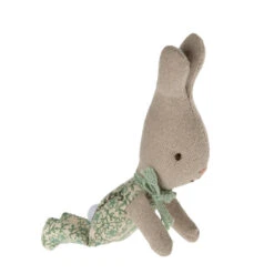 Maileg | Rabbit My Green -Simple Play Stories Maileg Rabbit My Green 2