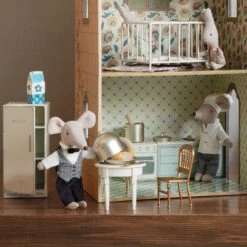 Maileg | Rabbit My Rose -Simple Play Stories Maileg Rabbit My Rose Green Cooler Cooking Chef Playpen af6977d9 65f2 47da bc85 114889e31130