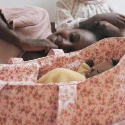 Olli Ella | Dinkum Doll Carry Cot Meadow -Simple Play Stories Olli Ella Dinkum Doll Carry Cot Meadow 6