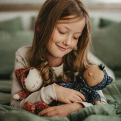 Olli Ella | Holiday Dozy Dinkum Doll | Pudding -Simple Play Stories Olli Ella Holiday Dozy Dinkum Pie Pudding 7 97643573 18df 4ffc a189 d7d18965ec44