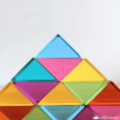 Papoose | Small Lucite Triangles | 32 Pieces With Tray