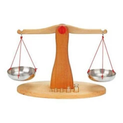 Gluckskafer | Wooden Scales With 5 Brass Weights