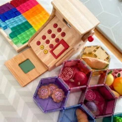 Drewart | Cash Register -Simple Play Stories zo.and .sunny for milk tooth drewart cash register bauspiel lucite cubes connetix db963a01 0cdb 4619 8b57 ae1a33e3a260